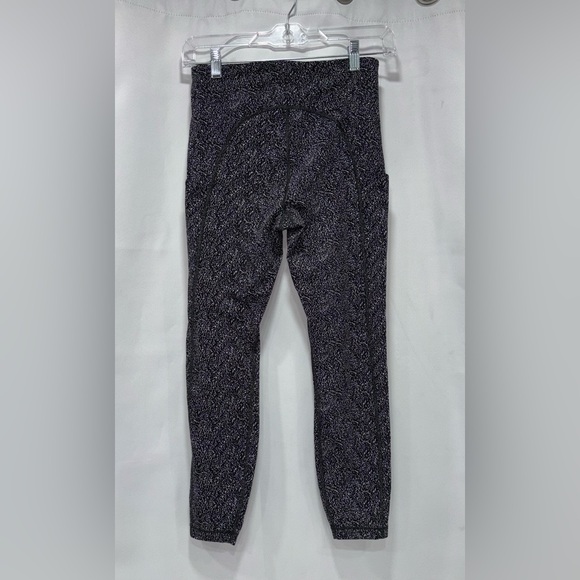 Athleta ultimate stash texture legging - Picture 4 of 6